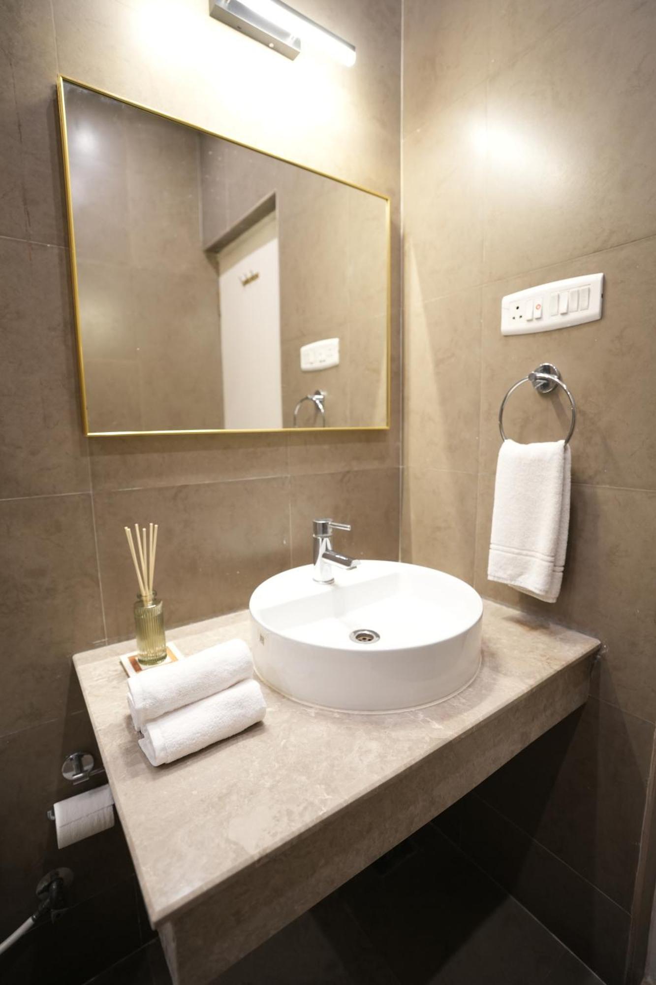 Hanu Reddy Residences Poes Garden Chennai Extérieur photo
