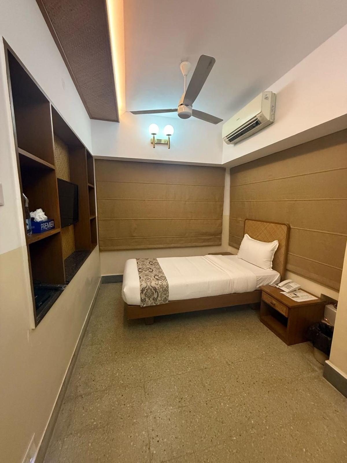 Hanu Reddy Residences Poes Garden Chennai Extérieur photo